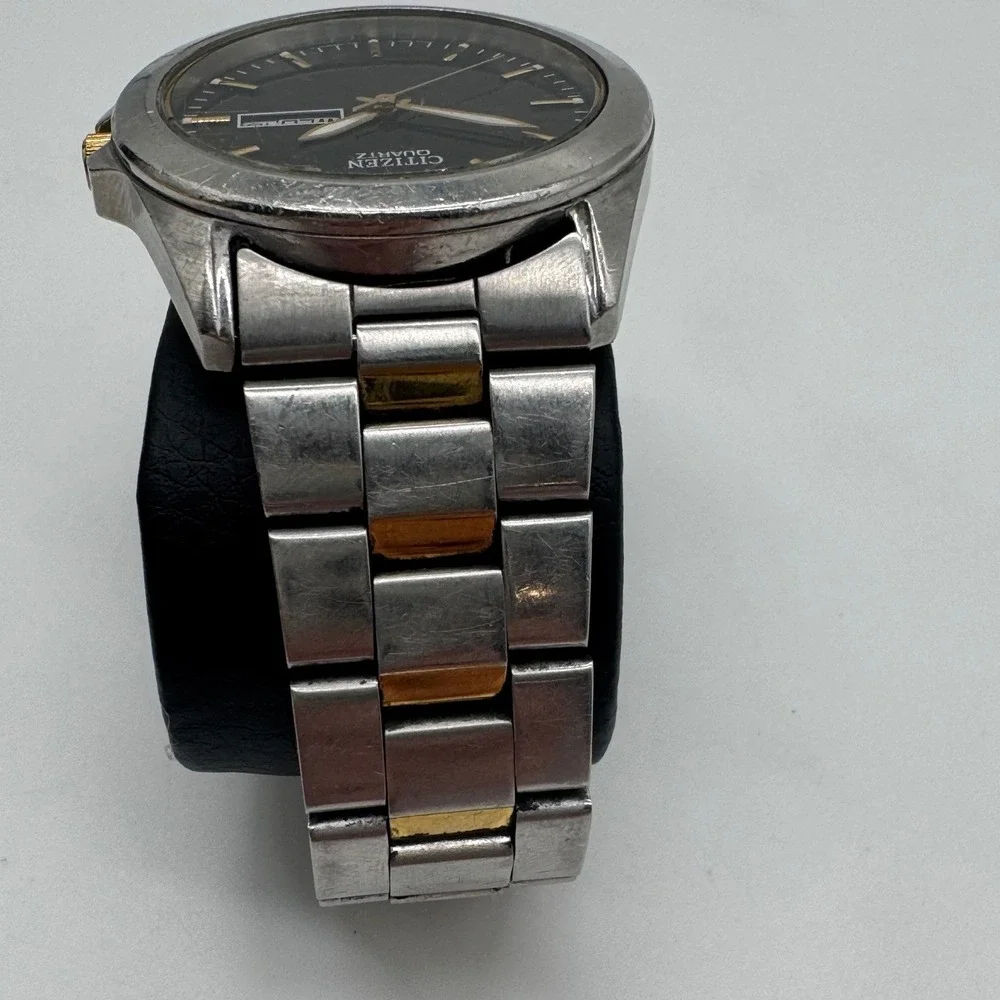 Citizen‎ Quartz Mens Watch Black Dial Two Tone Stainless Day Date 1102-S099531